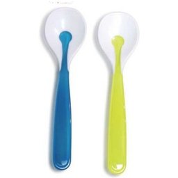 Cuillère en silicone + 4 mois