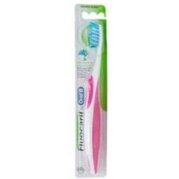 Fluocaril® cepillo Classic dureza suave 1ud